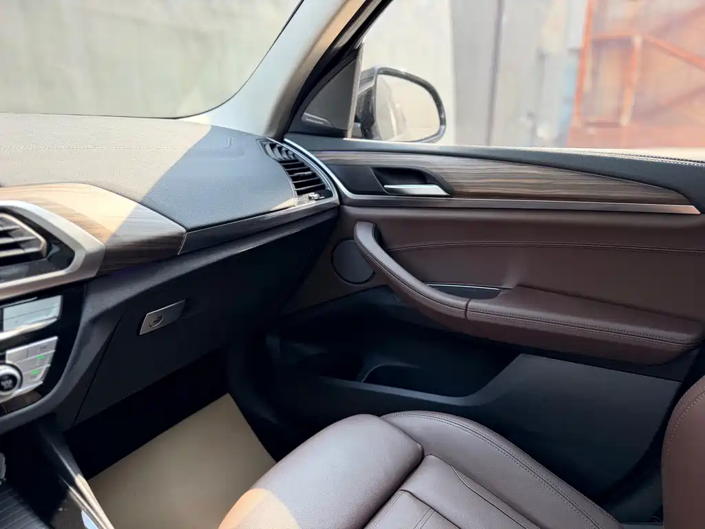BMW X3 — миниатюра 26