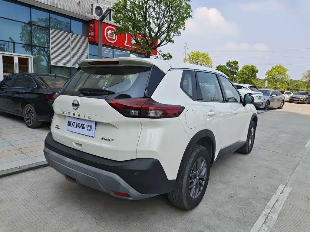 Nissan X-Trail — миниатюра 5