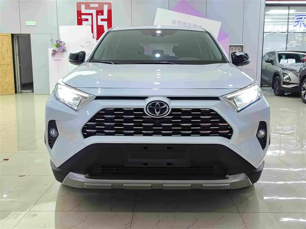 Toyota RAV4 — миниатюра 2