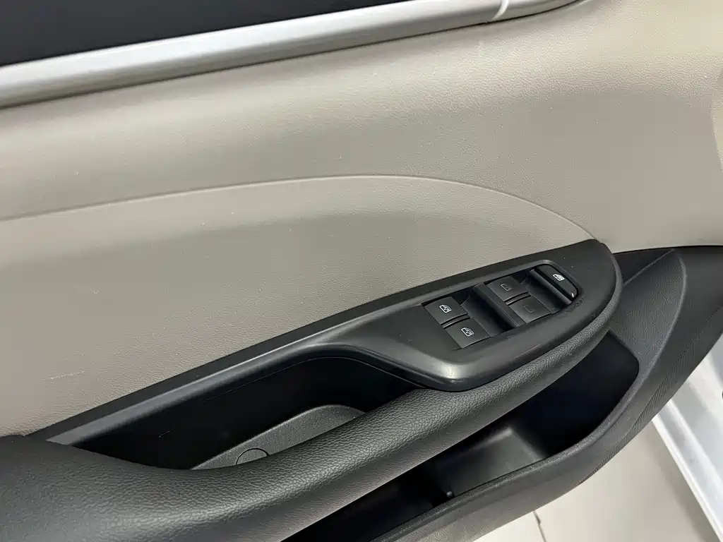 Buick Excelle — миниатюра 13