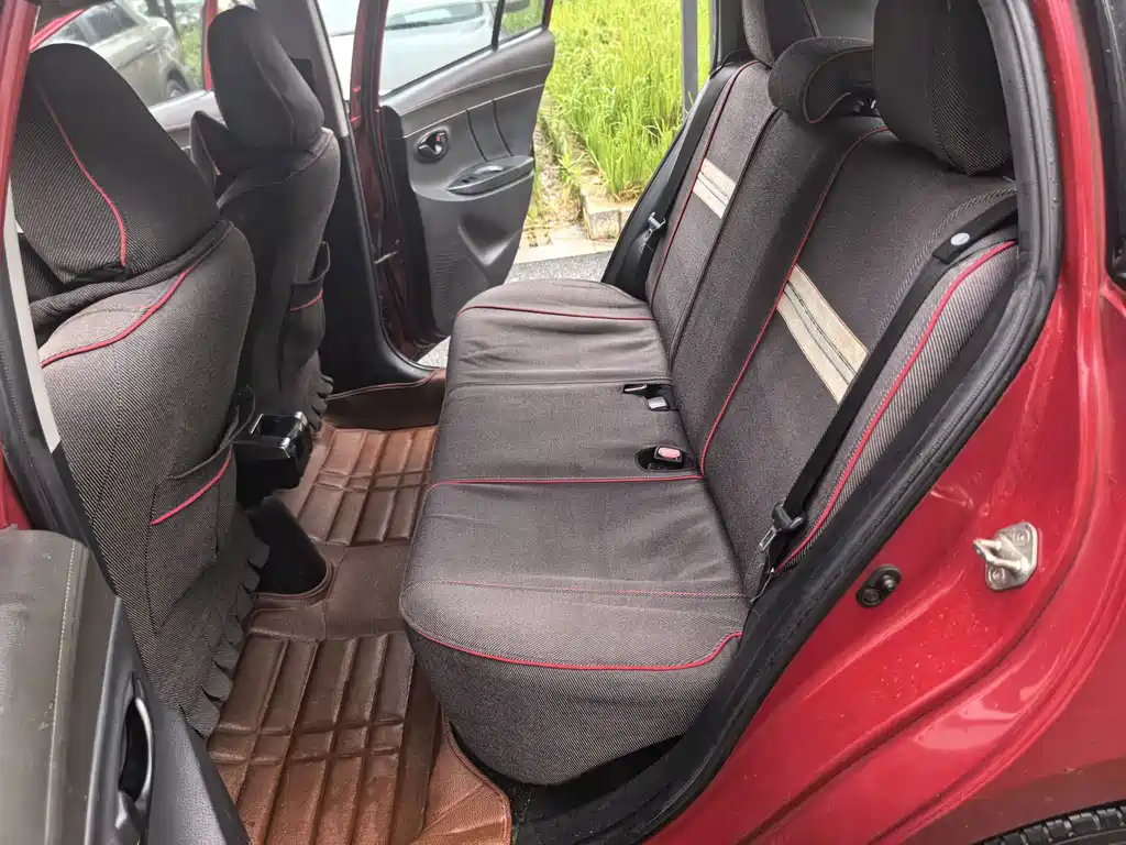Toyota Yaris L — миниатюра 9