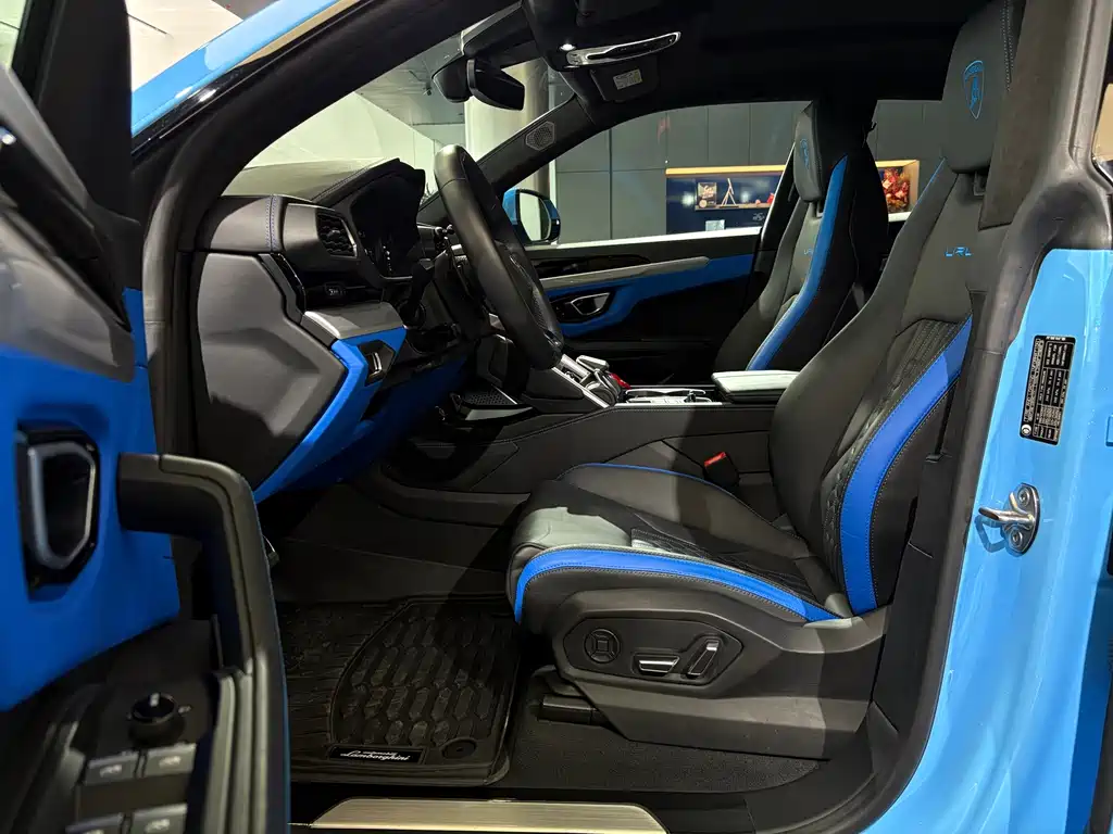 Lamborghini Urus — миниатюра 15