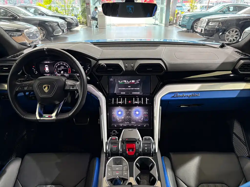 Lamborghini Urus — миниатюра 18