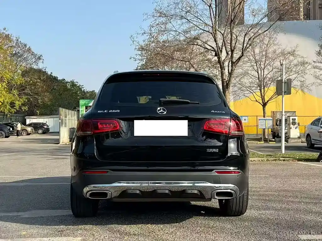 MERCEDES-BENZ GLC