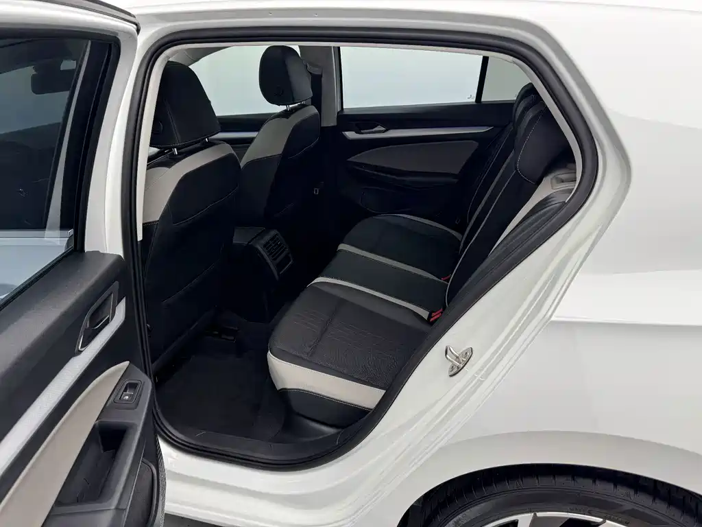 Volkswagen Golf — миниатюра 14