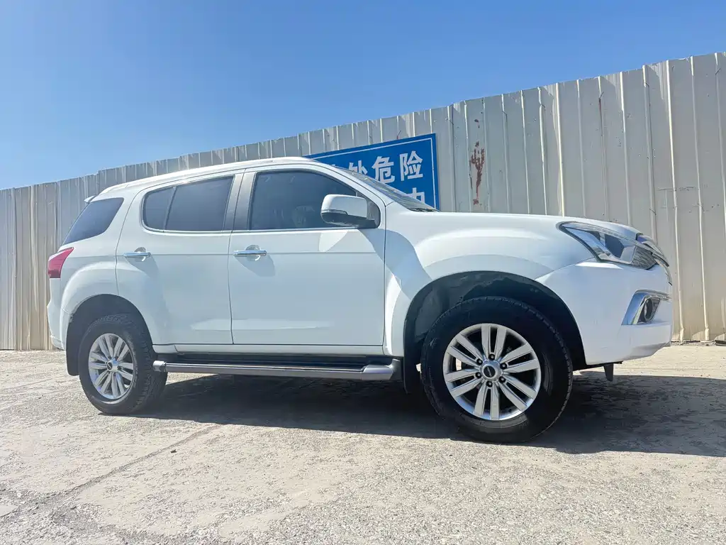 Isuzu MU-X — миниатюра 3