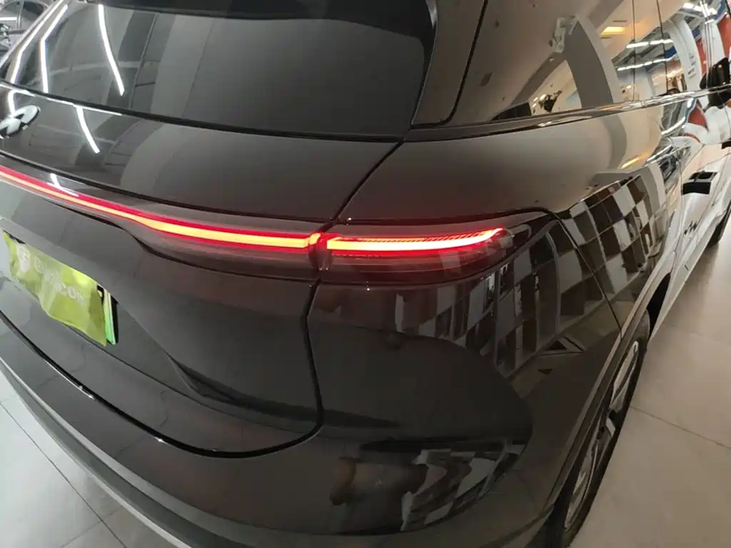 NIO ES6 — миниатюра 8