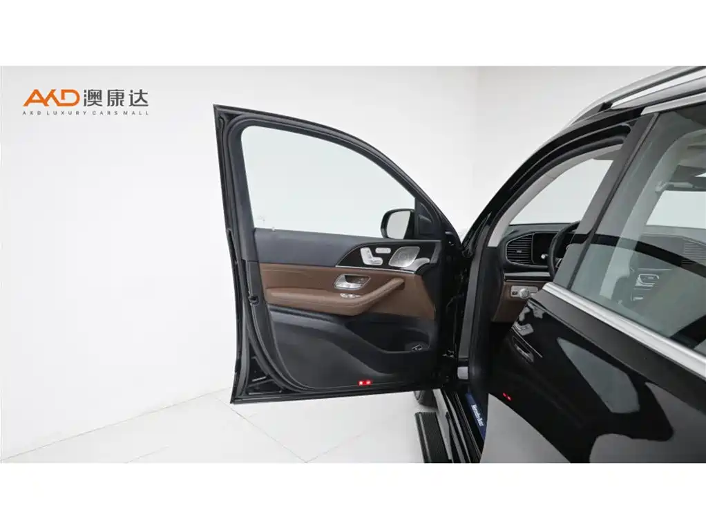 Mercedes-Benz GLE (Import) — миниатюра 10