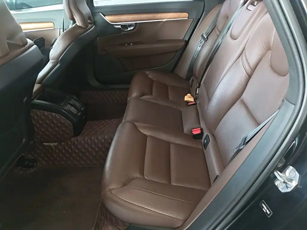Volvo S90 — миниатюра 17