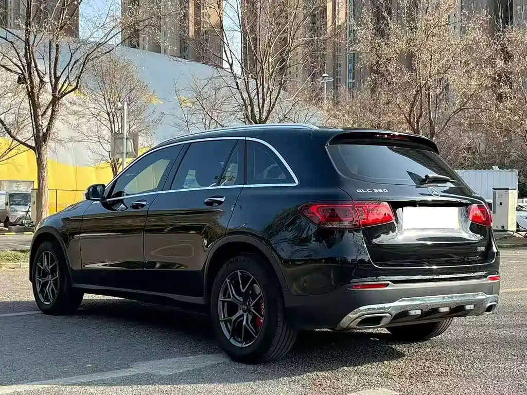 MERCEDES-BENZ GLC