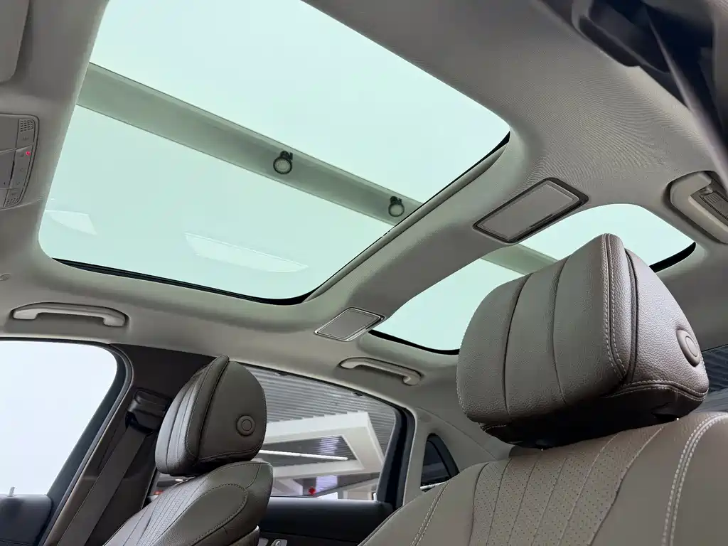 Mercedes-Benz E-Class — миниатюра 21