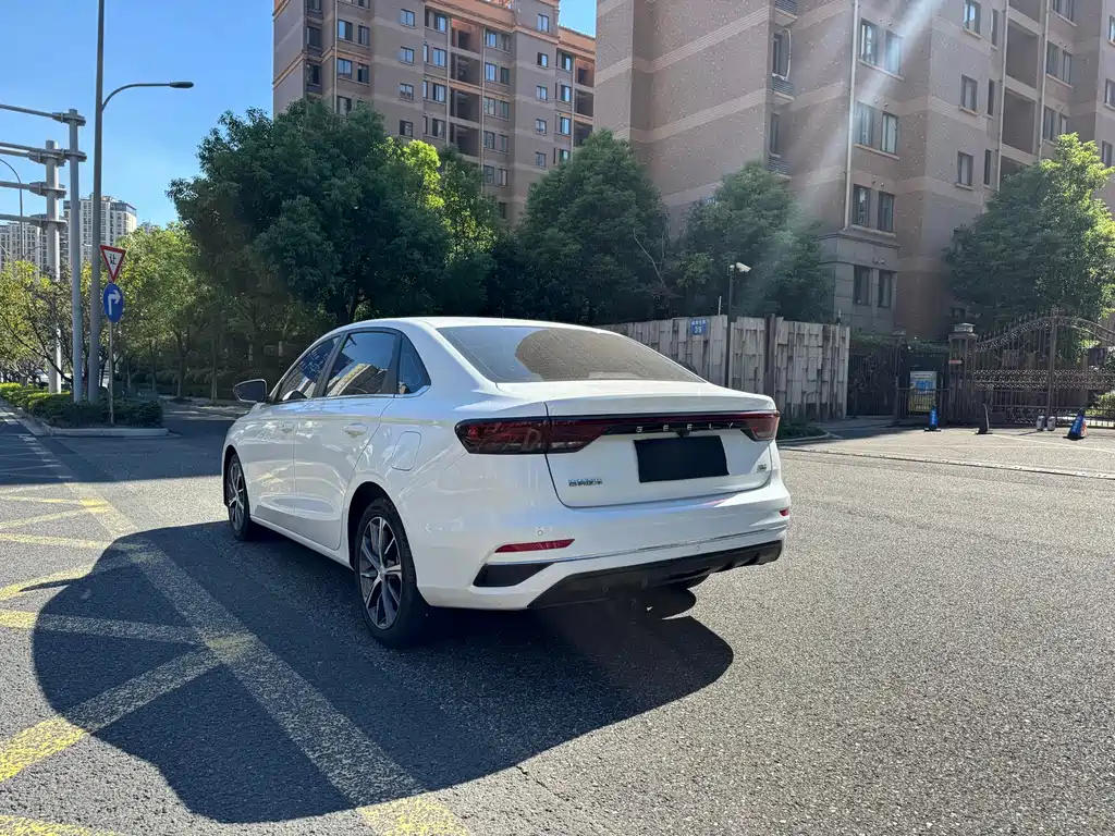 Geely Emgrand — миниатюра 11