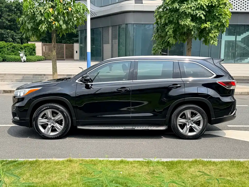 Toyota Highlander — миниатюра 4