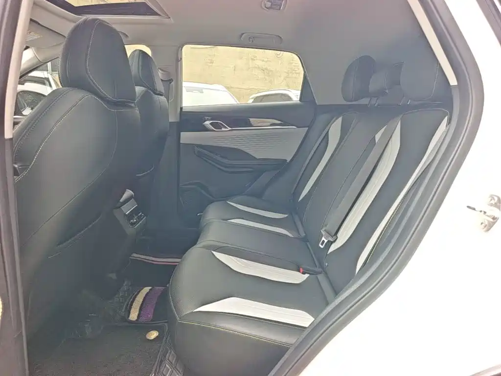 Geely Binyue — миниатюра 17