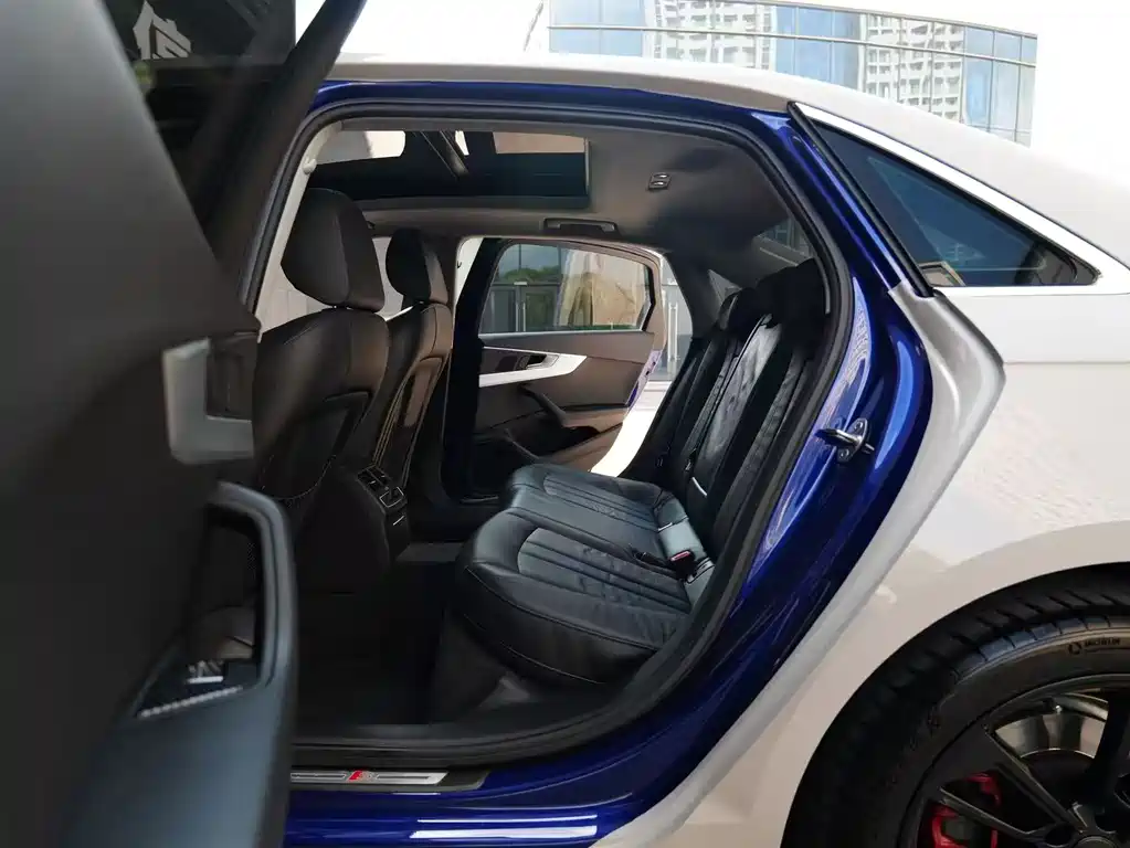 Audi A4L — миниатюра 6