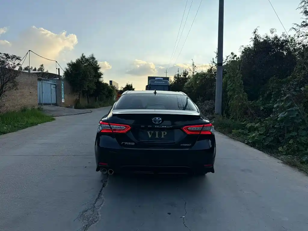 Toyota Camry — миниатюра 8