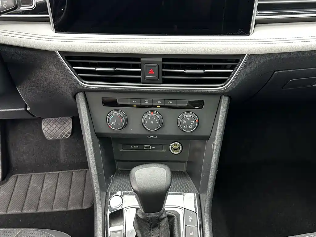 Volkswagen Tiguan L — миниатюра 15