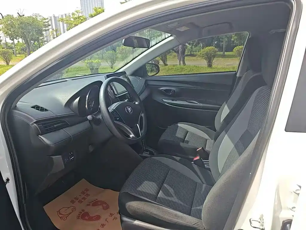 Toyota Vios FS — миниатюра 4