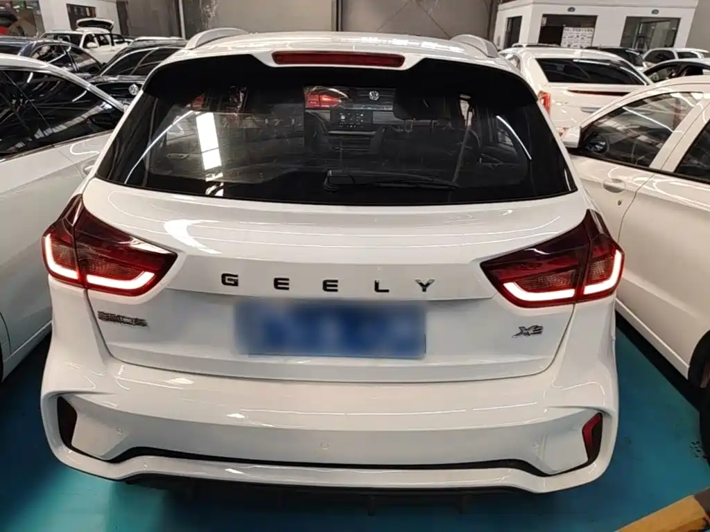 Geely Vision X3 — миниатюра 6