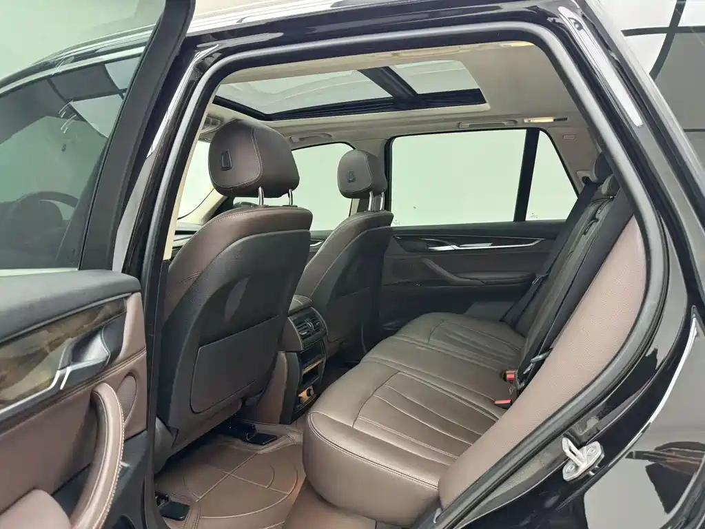 BMW X5 (Import) — миниатюра 10