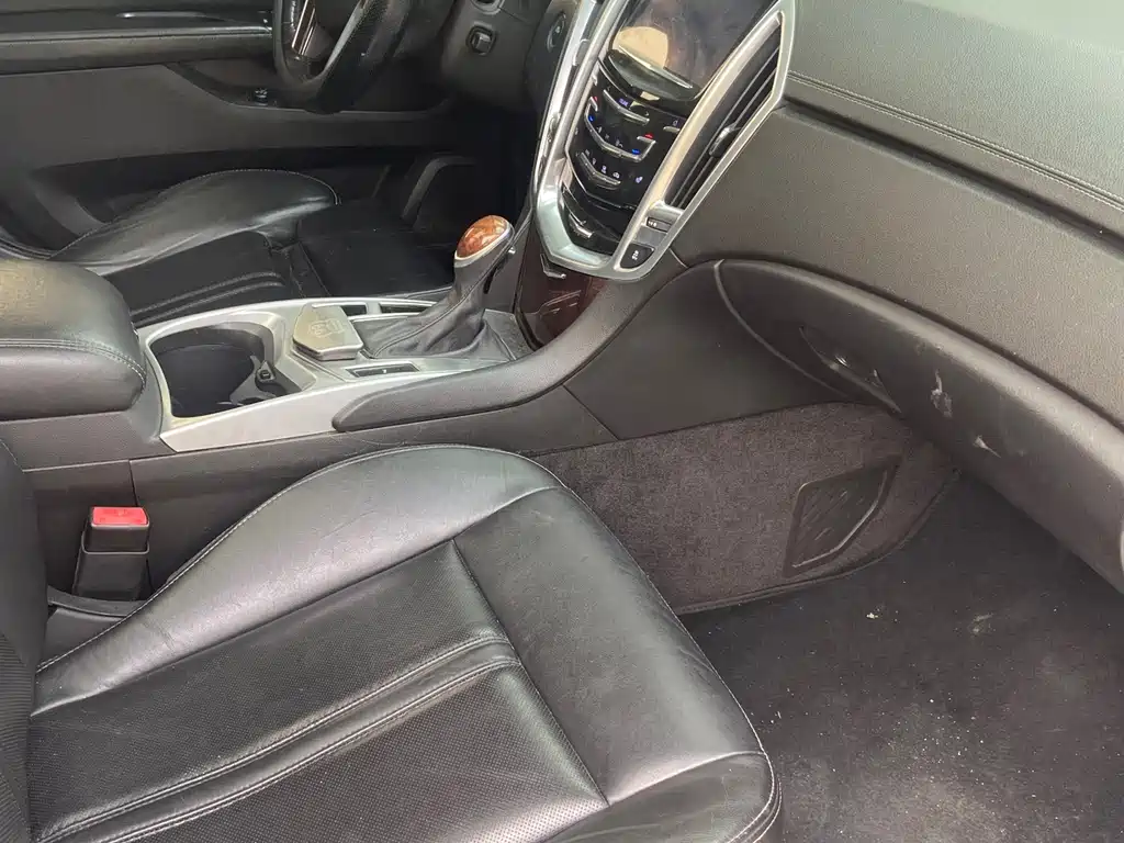Cadillac SRX — миниатюра 7