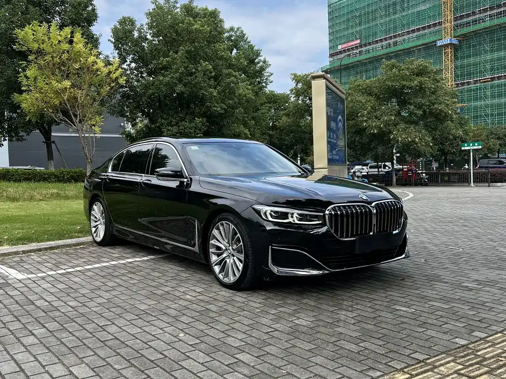 BMW 7 Series — миниатюра 3