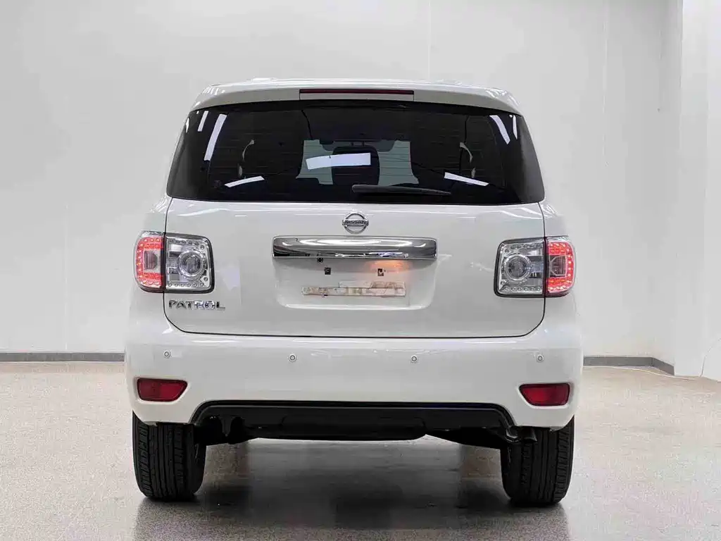 Nissan Patrol — миниатюра 30