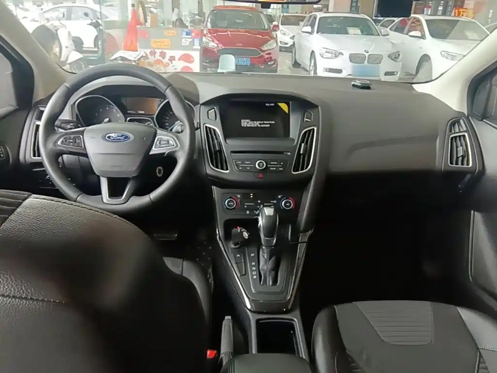 Ford Focus — миниатюра 10