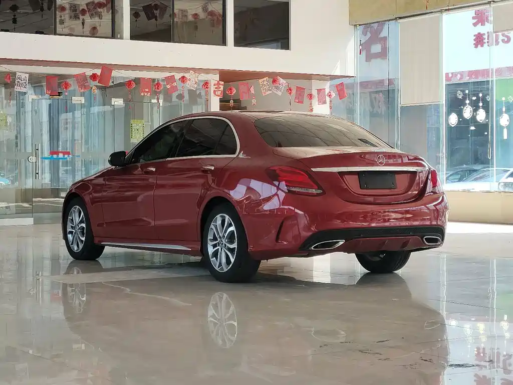 Mercedes-Benz C-Class — миниатюра 6