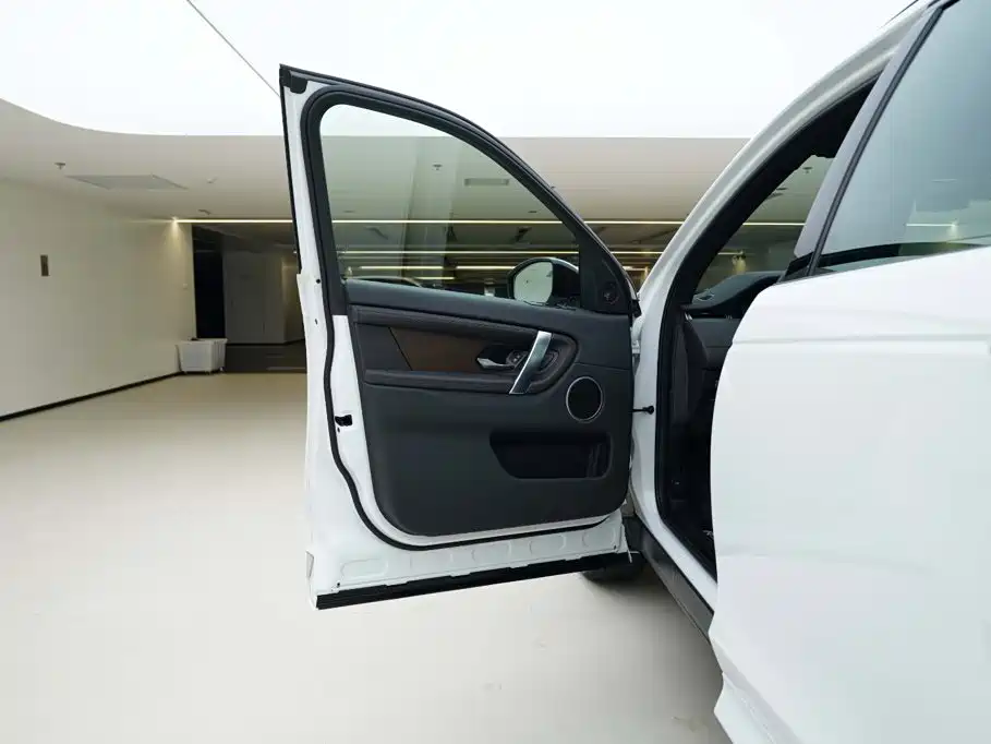 Land Rover Discovery Sport — миниатюра 15