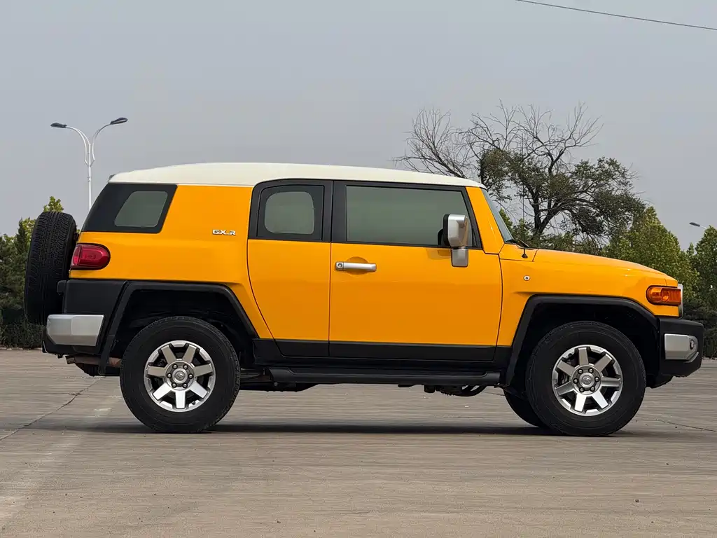 Toyota FJ Cruiser — миниатюра 4