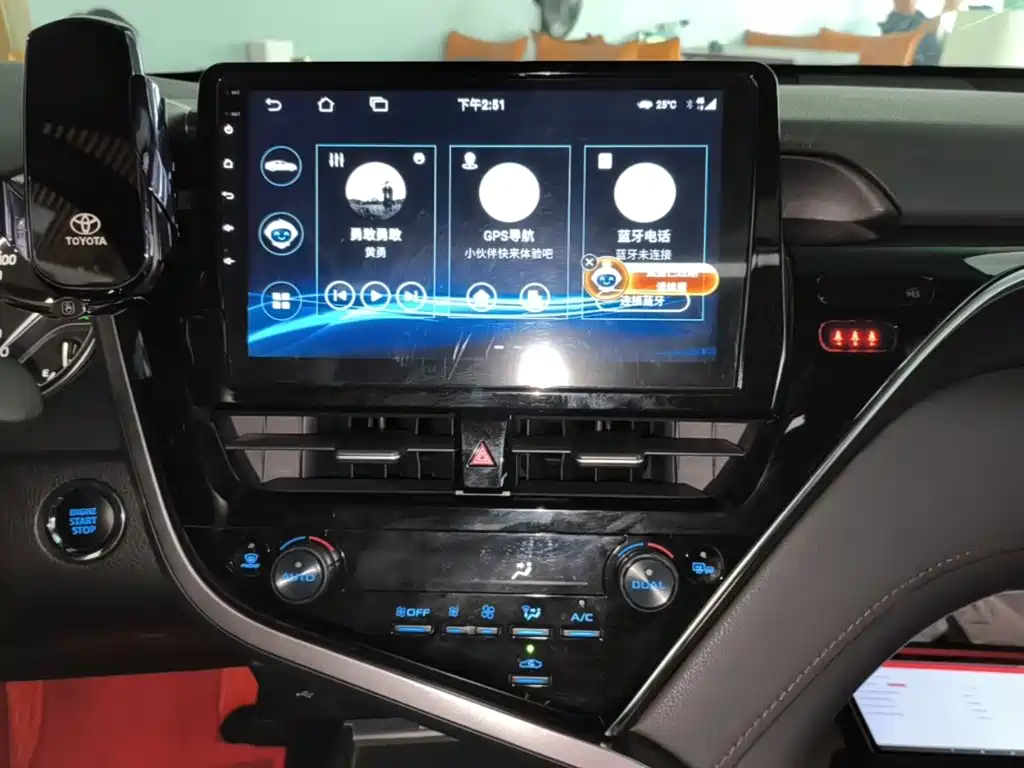 Toyota Camry — миниатюра 13