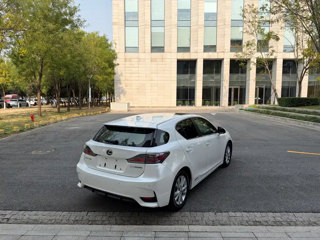 Lexus CT — миниатюра 4