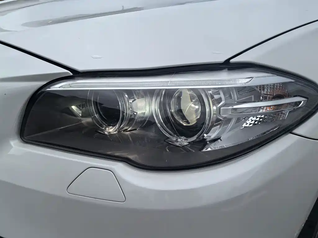 BMW 5 Series — миниатюра 37