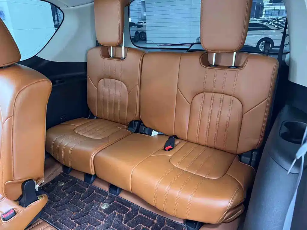 Nissan Patrol — миниатюра 12
