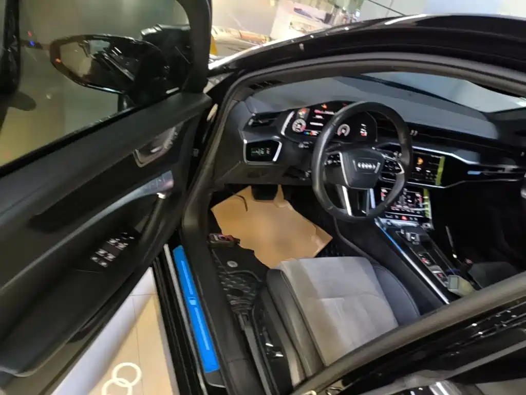 Audi A6L — миниатюра 12