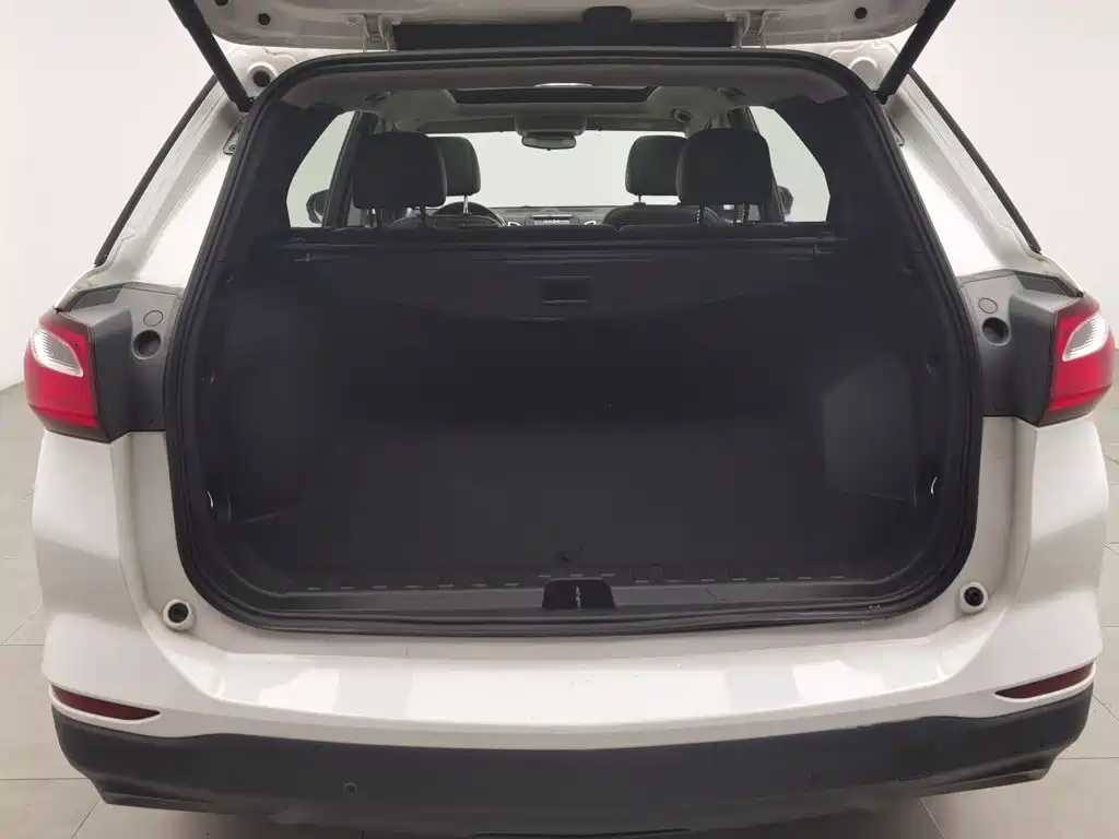 Chevrolet Equinox — миниатюра 16