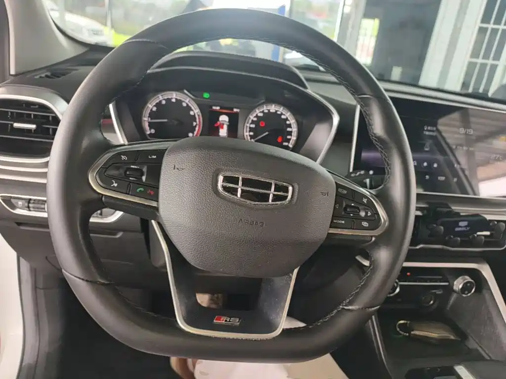 Geely Binyue — миниатюра 11