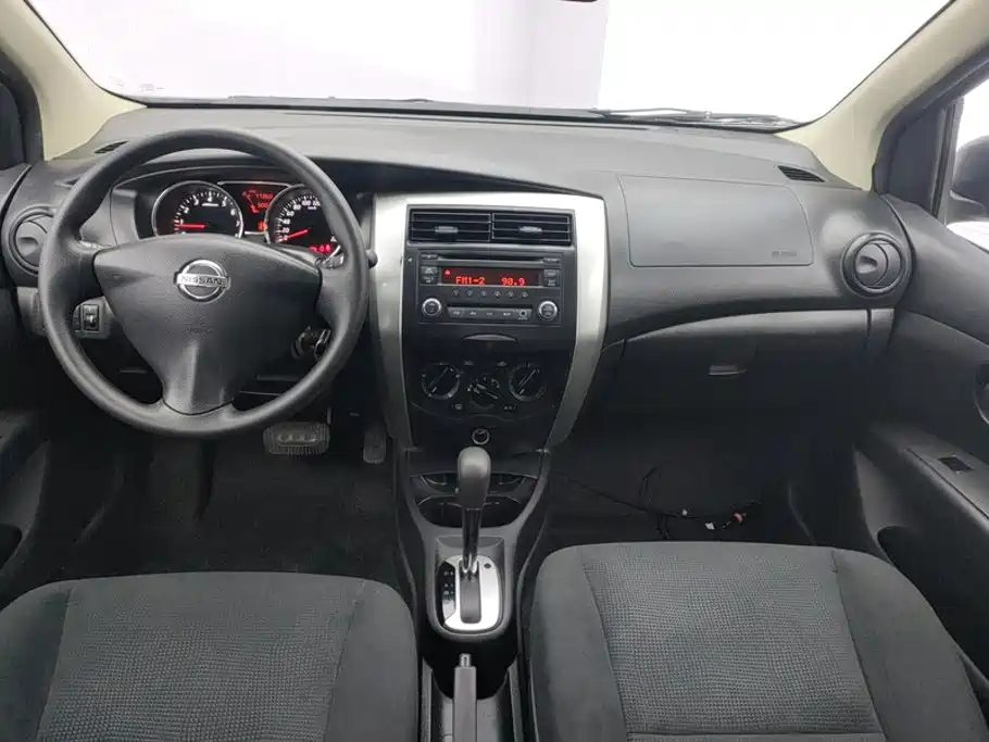 Nissan Livina — миниатюра 12
