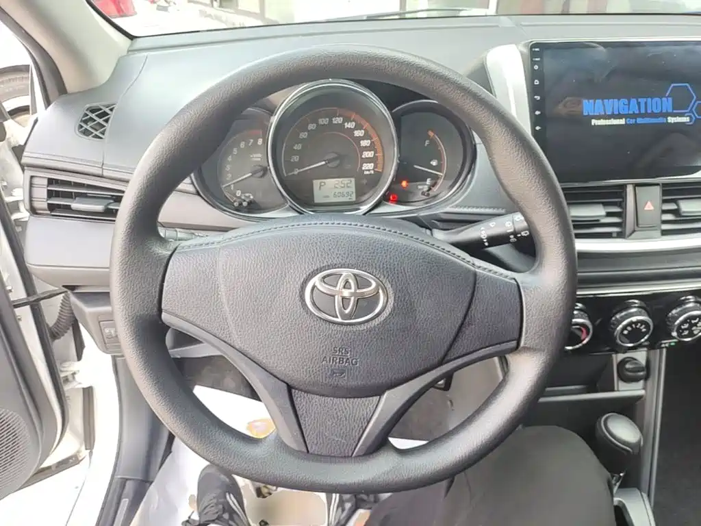 Toyota Yaris L — миниатюра 11