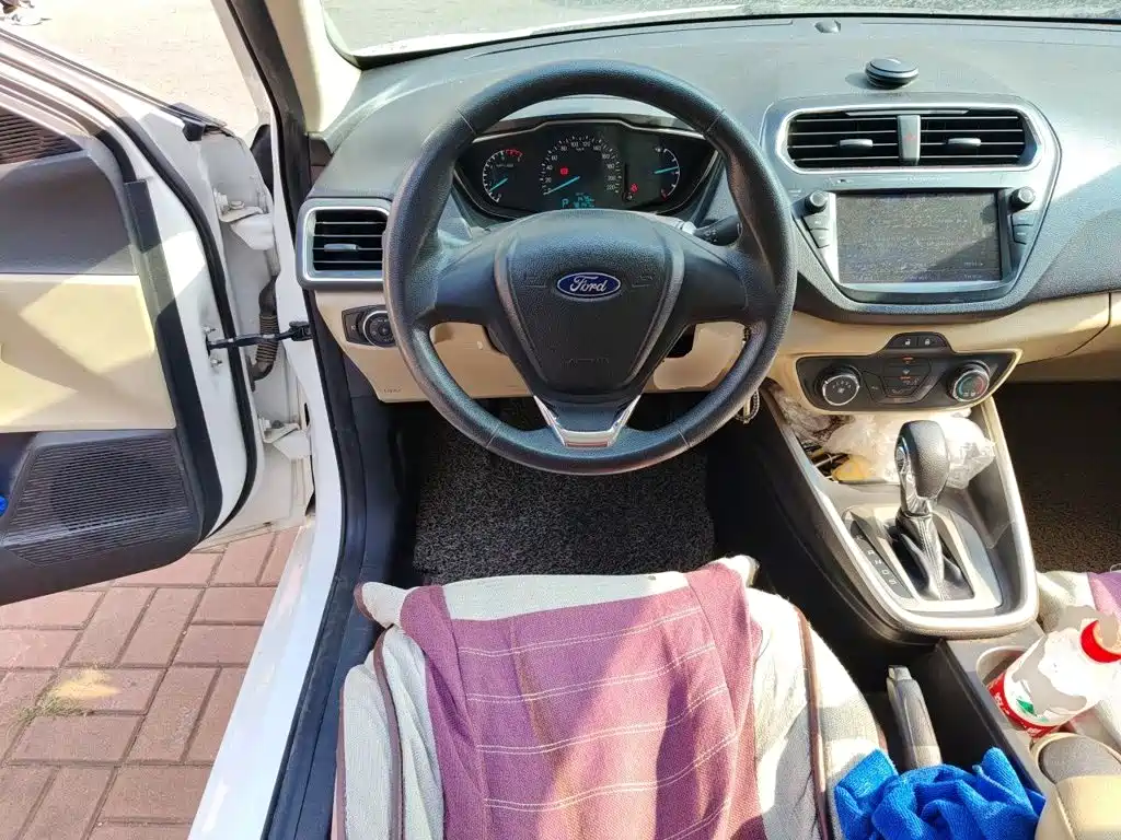 Ford Escort — миниатюра 13