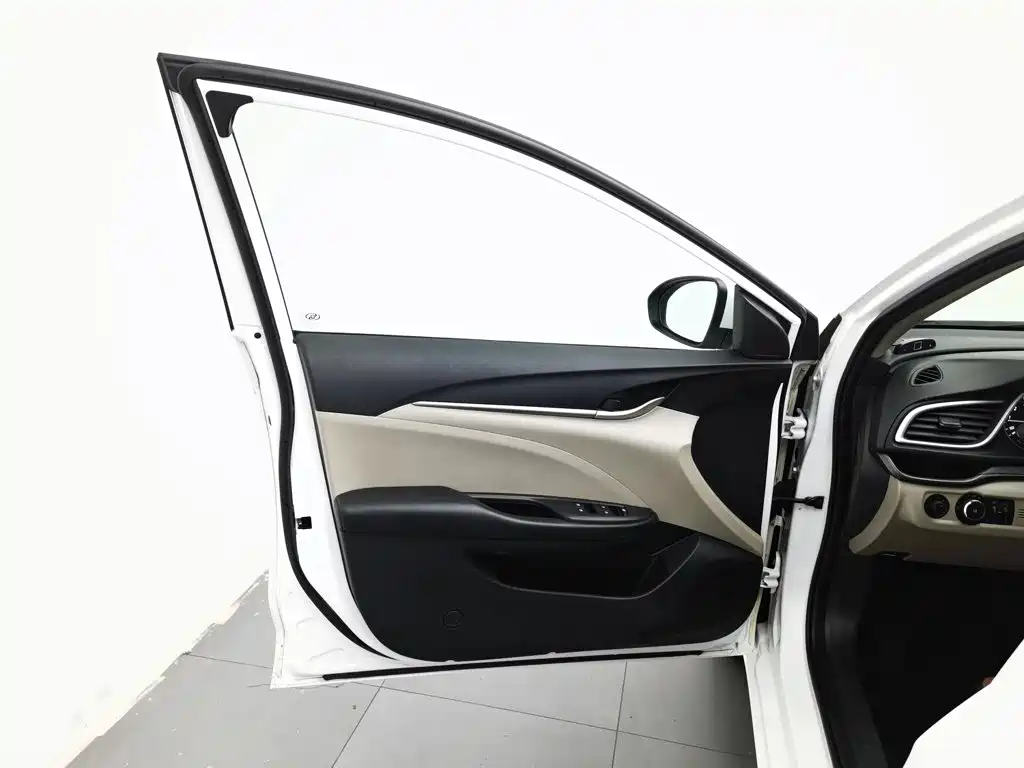 Buick Excelle — миниатюра 8