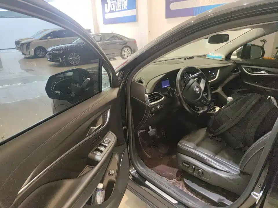 Buick Enclave — миниатюра 7