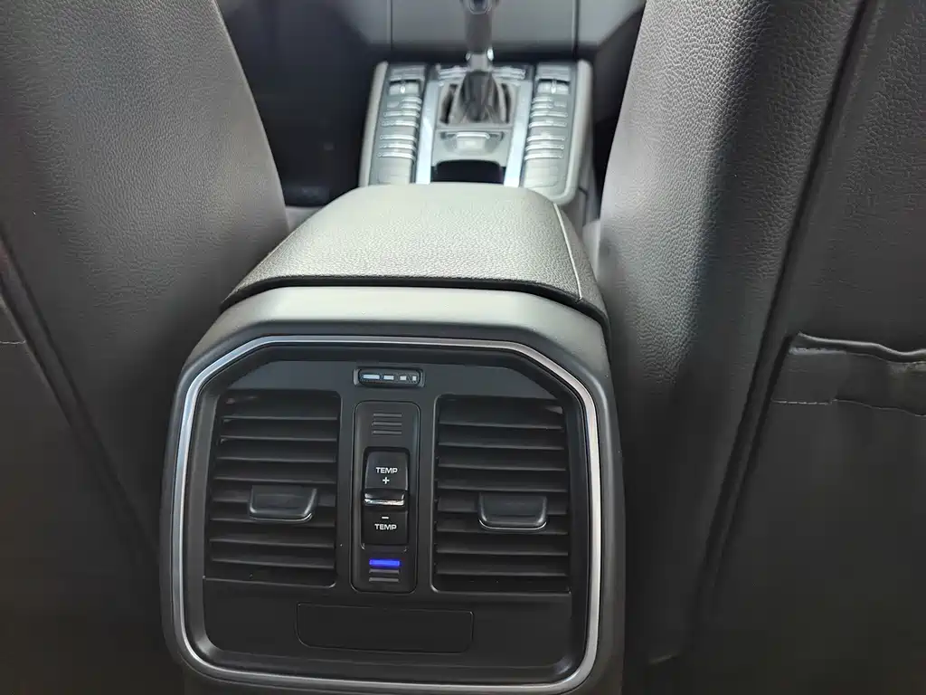 Porsche Macan — миниатюра 19