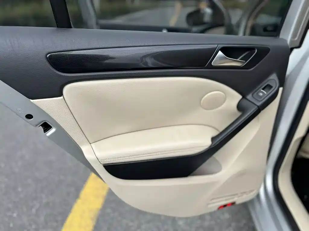Volkswagen Golf — миниатюра 11