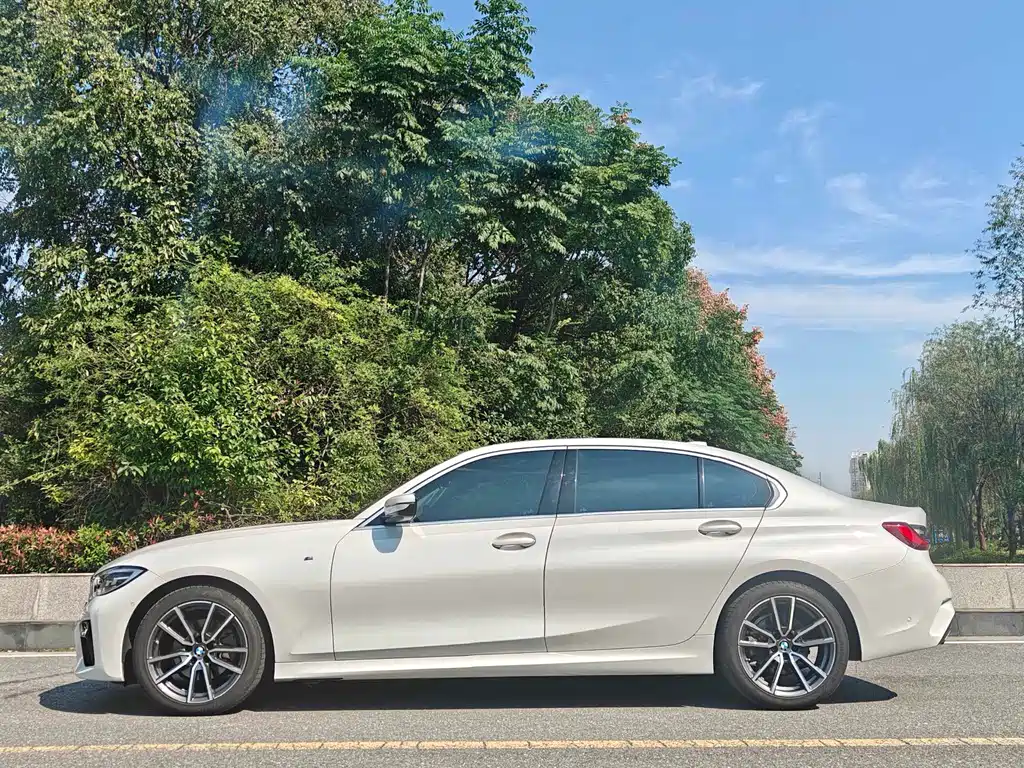 BMW 3 Series — миниатюра 3