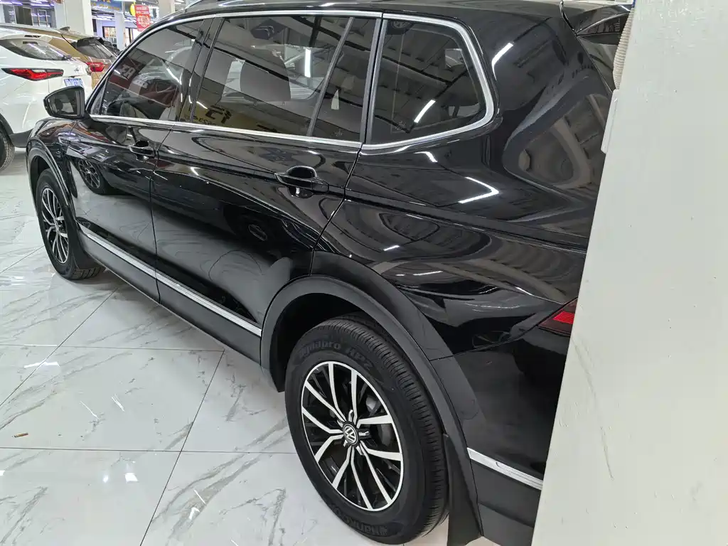 Volkswagen Tiguan L — миниатюра 4