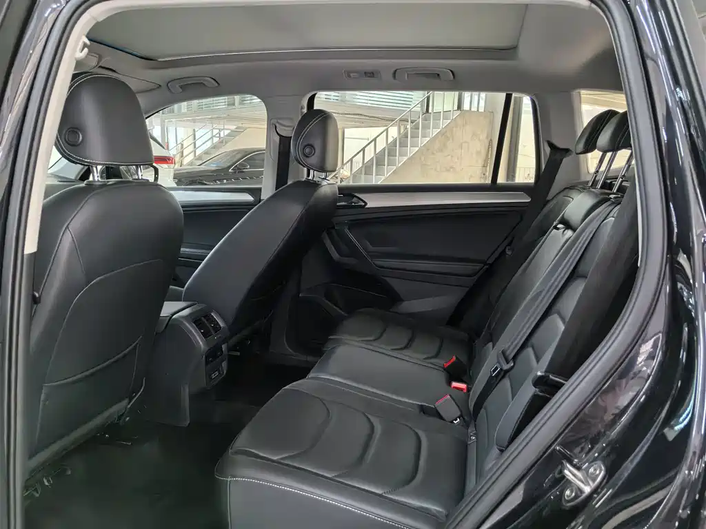 Volkswagen Tiguan L — миниатюра 9