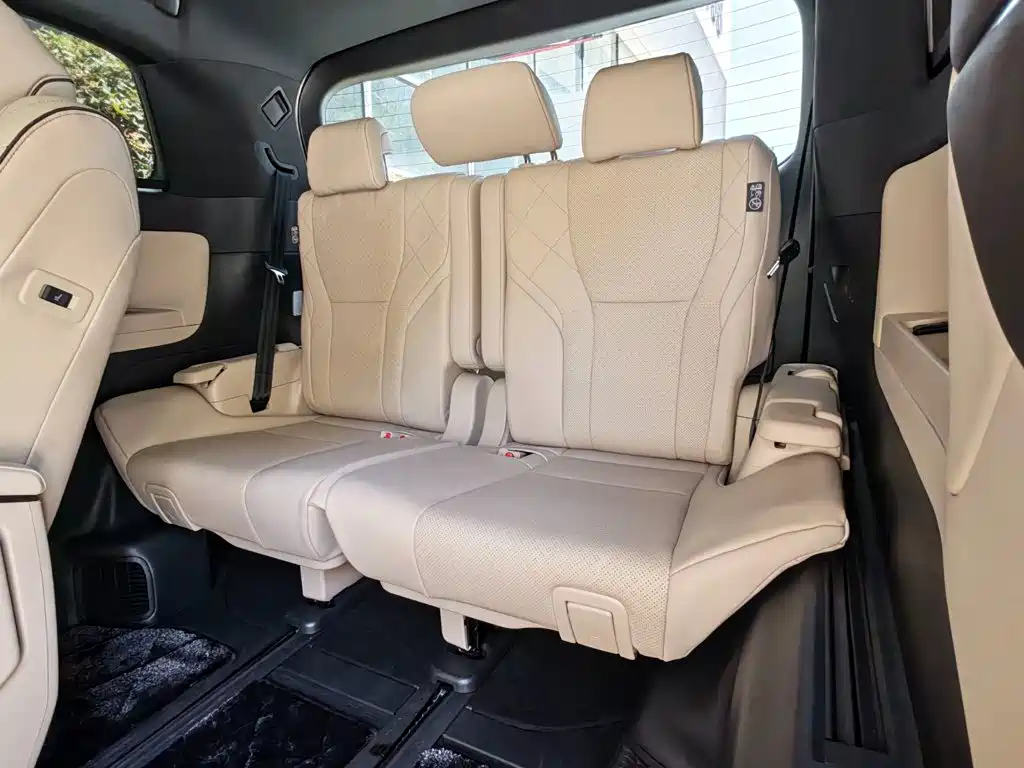 Toyota Vellfire — миниатюра 11