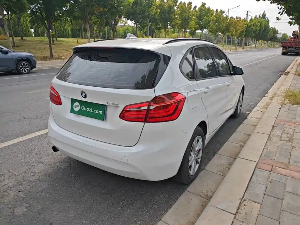BMW 2 Series Active Tourer — миниатюра 7